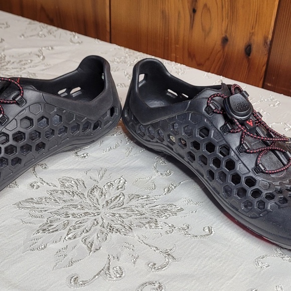 Vivobarefoot Ultra 2